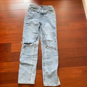 Distressed high rise straight Jean